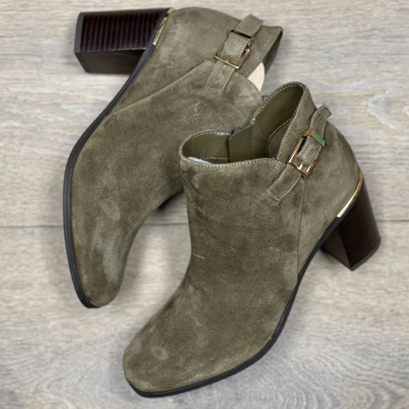 Bandolino Booties - Suede bootie with block heel NWB - Picture 3 of 13